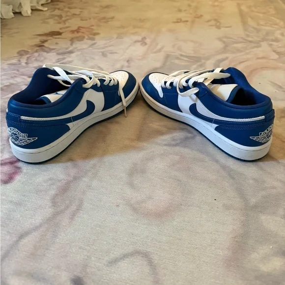 WMNS AIR JORDAN 1 LOW 'MARINA BLUE' - US WOMENS SIZE 8 - Picture 8 of 9